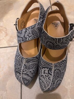 John Fluevog Prepare Guide Blue and White Paisley Mary Jane Slingback 9